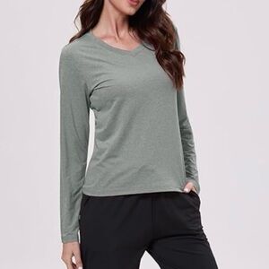 Amazon URATOT Gray Dry-Fit Long-Sleeve V-Neck Athletic Workout Shirt